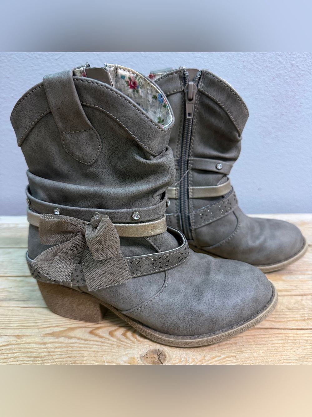 Girls' Gray Slouchy Ankle Boots with Decorative Straps